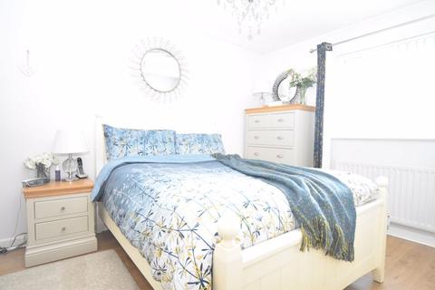 2 Barrymore Close, Langport, TA10 9TB