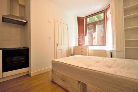 Studio to rent, Birkbeck Road, Tottenham N17