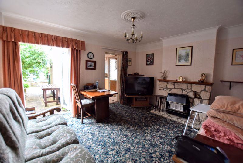 Chiltern Street, Aylesbury 2 bed end of terrace house £275,000