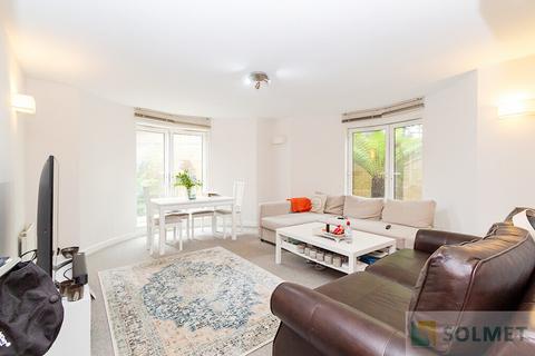 1 bedroom ground floor flat to rent, Admiral Walk, London W9