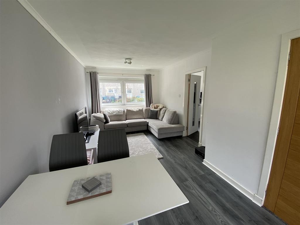 Denholm Drive, Wishaw 2 bed terraced house £65,000