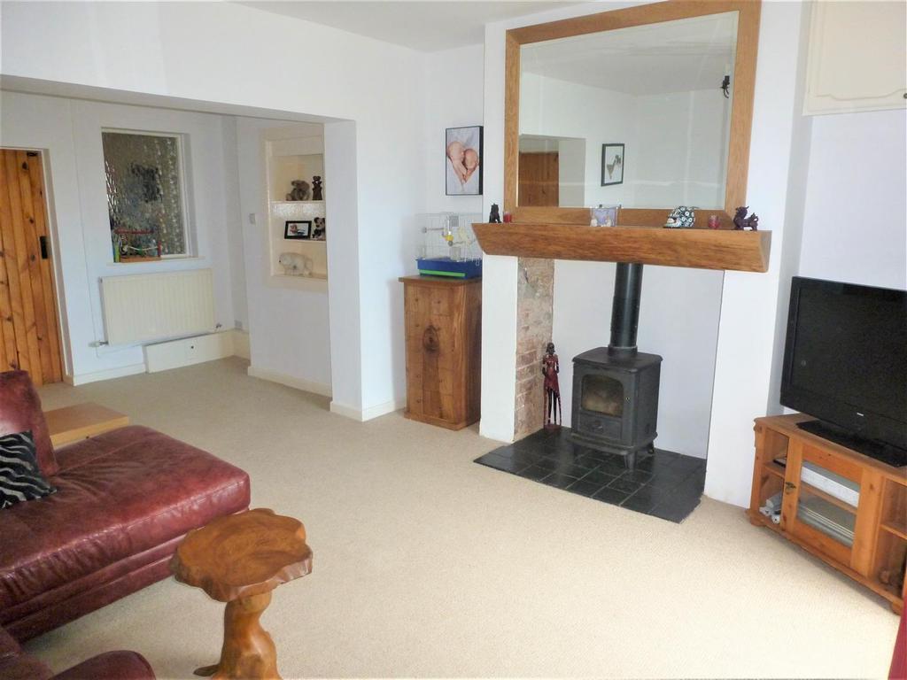 Pen Y Lan, Ruabon, Wrexham 3 bed terraced house £185,000