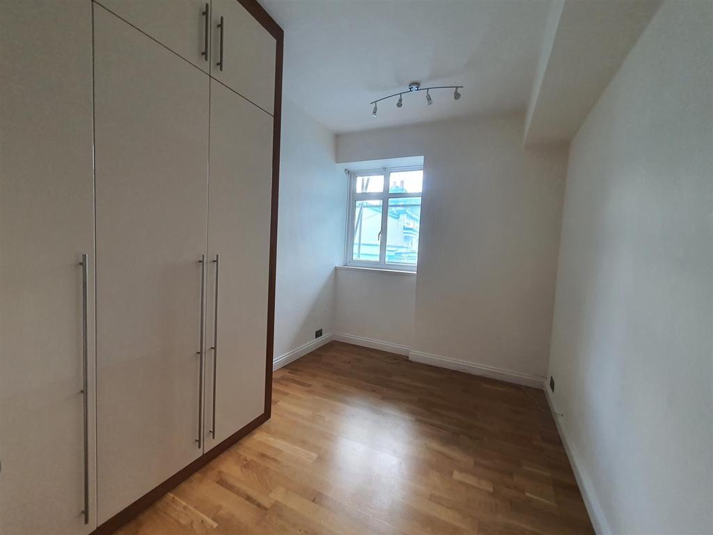 Linton House, Notting Hill, W11 1 bed flat £1,600 pcm (£369 pw)