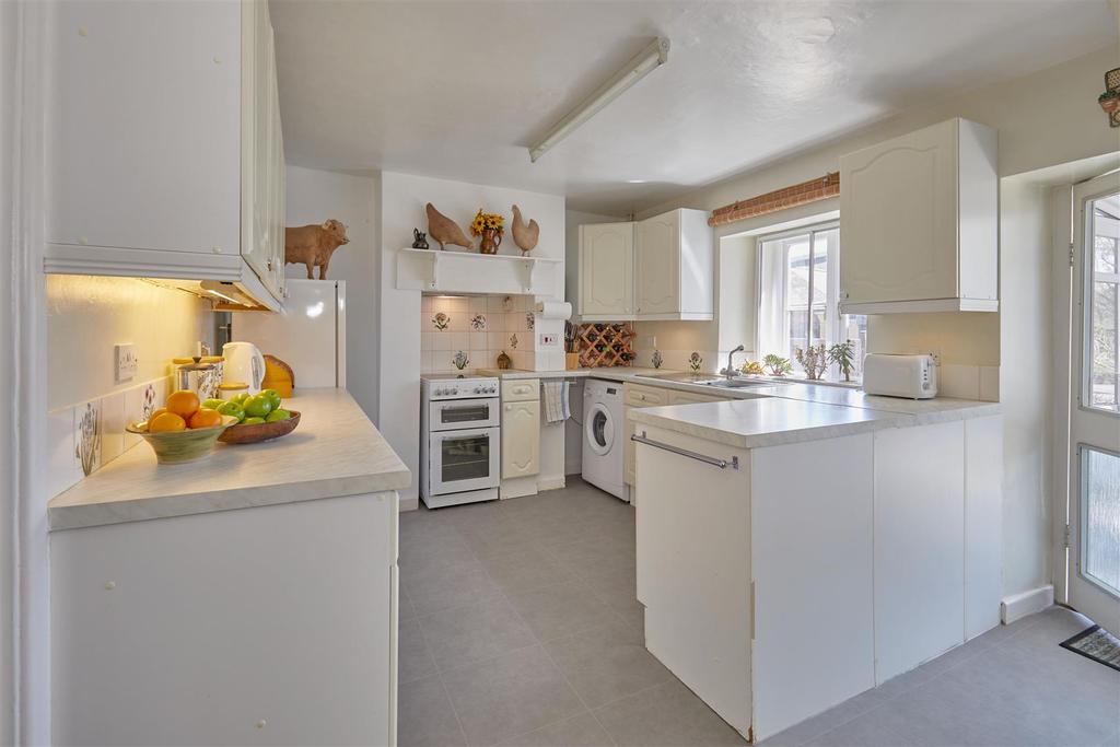 St. Andrews Road, Bridport 4 bed terraced house £450,000