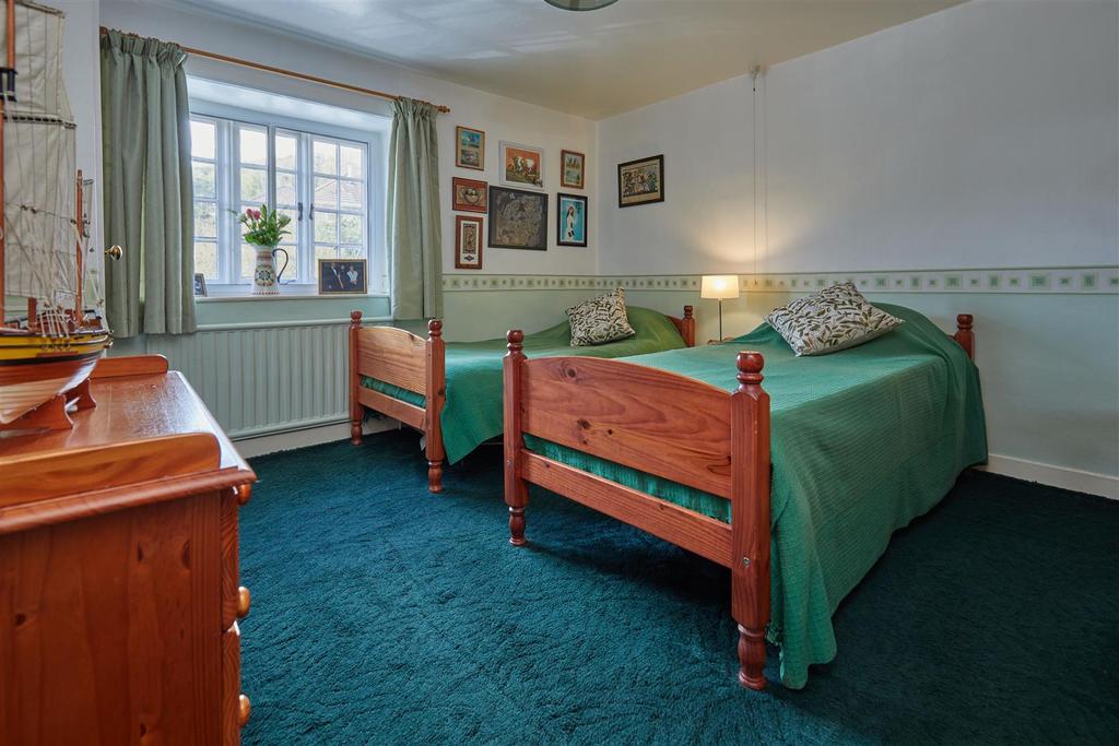 St. Andrews Road, Bridport 4 bed terraced house £450,000