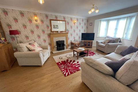 21 Ger Yr Ysgol, Burry Port, SA16 0FT
