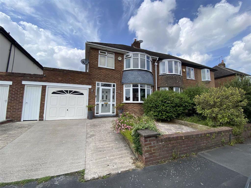 Ullswater Road, Handforth 3 bed semidetached house £349,995