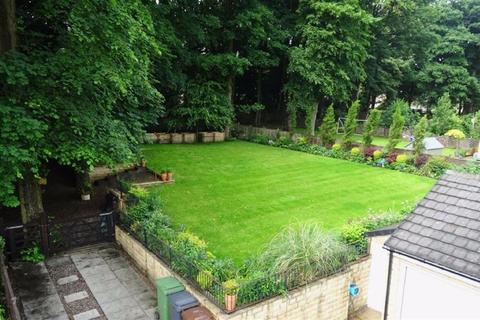 38 Hall Close, Meltham, Holmfirth, HD9 4EL