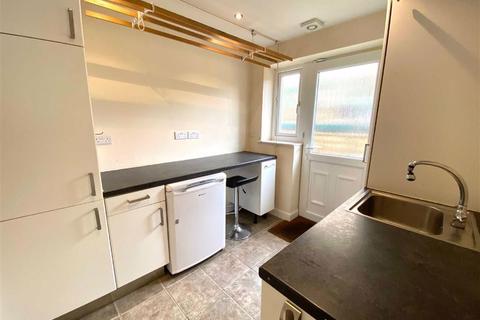 38 Hall Close, Meltham, Holmfirth, HD9 4EL