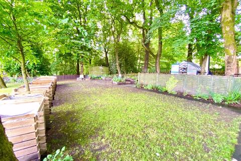 38 Hall Close, Meltham, Holmfirth, HD9 4EL