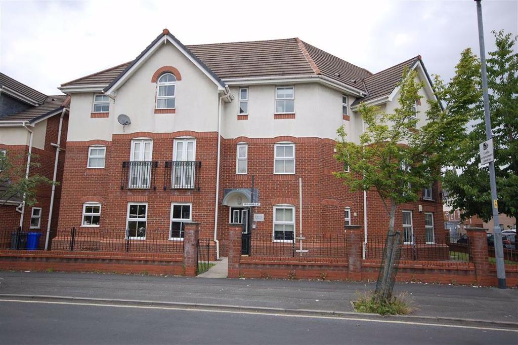 Briarfield Road, Withington, Manchester, M20 2 bed flat £170,000