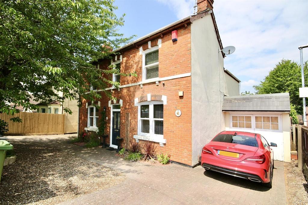 Whitworth Road, Swindon 4 bed detached house £410,000