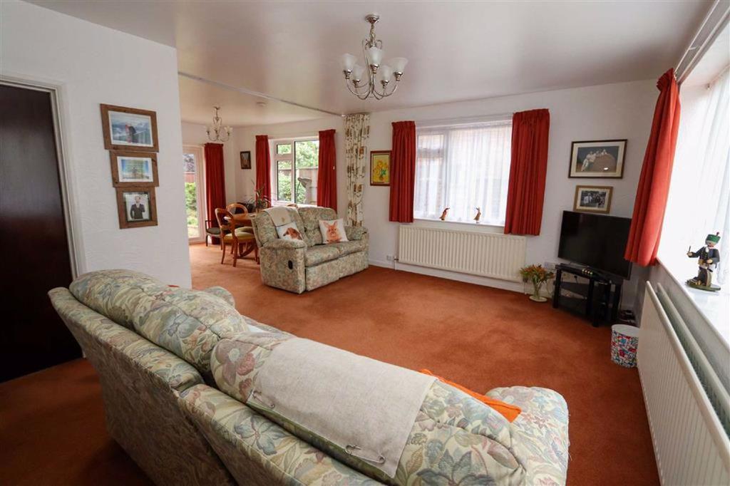 Taylors Ride, Leighton Buzzard 3 bed detached bungalow £600,000