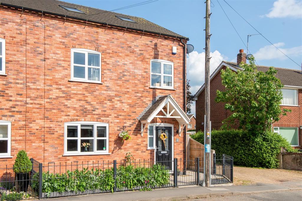 Church Street, Appleby Magna 4 bed semidetached house £350,000