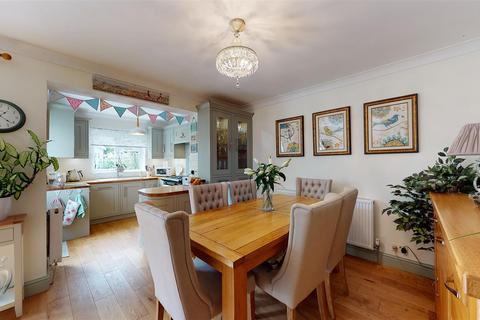 1 Owen Square, Walmer, Deal, CT14 7TG