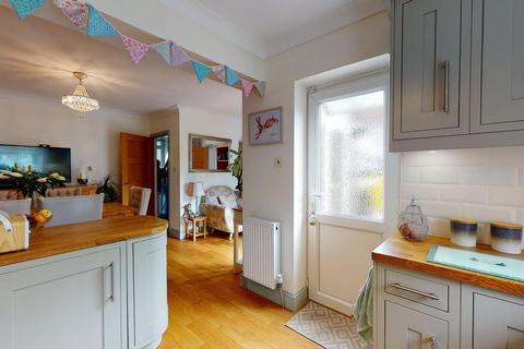 1 Owen Square, Walmer, Deal, CT14 7TG
