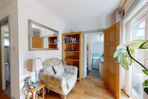 1 Owen Square, Walmer, Deal, CT14 7TG