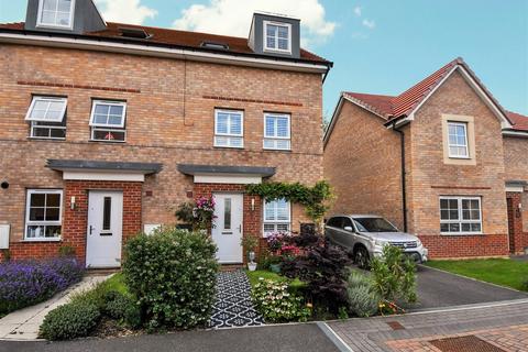 53 Petfield Drive, Anlaby, Hull, HU10 7ES
