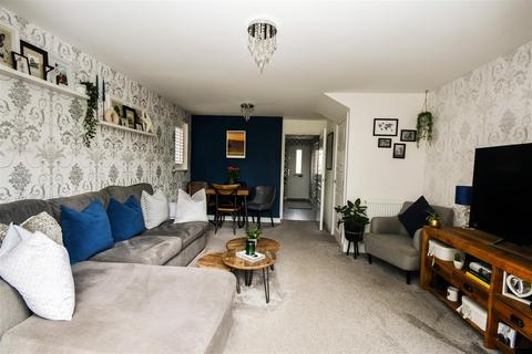 53 Petfield Drive, Anlaby, Hull, HU10 7ES