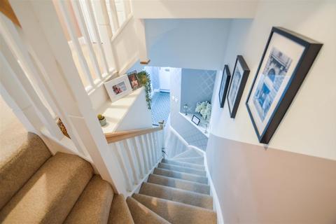 53 Petfield Drive, Anlaby, Hull, HU10 7ES