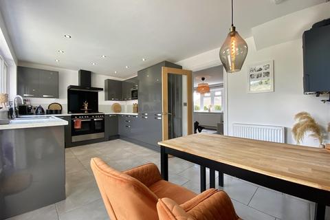 33 Brongwinau, Comins Coch, Aberystwyth, SY23 3BQ