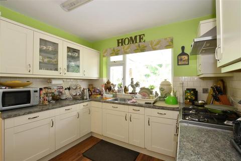 16 Fermor Way, Crowborough, TN6 3BD