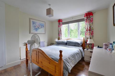16 Fermor Way, Crowborough, TN6 3BD