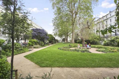3 bedroom ground floor flat to rent, Leinster Square, London, W2