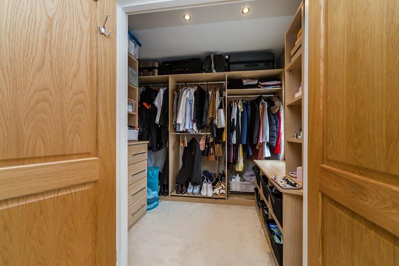 Walk in cupboard