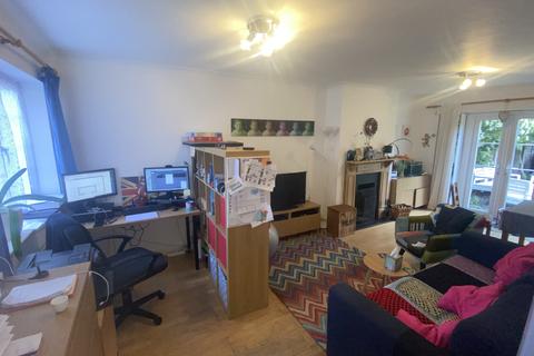 7 Cusack Close, Twickenham, TW1 4TB