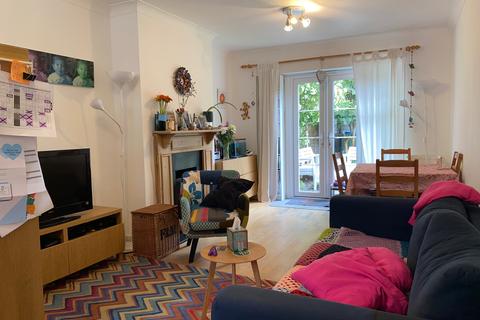 7 Cusack Close, Twickenham, TW1 4TB