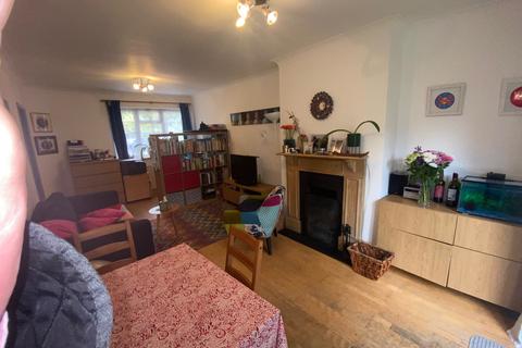 7 Cusack Close, Twickenham, TW1 4TB