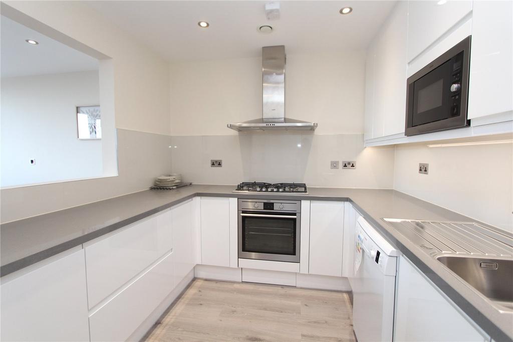 5 Havelock Place, Harrow, HA1 2 bed penthouse - £1,650 pcm (£381 pw)