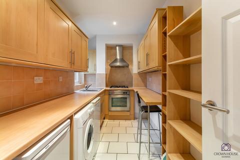 2 bedroom flat to rent, Haverstock Hill, London, NW3