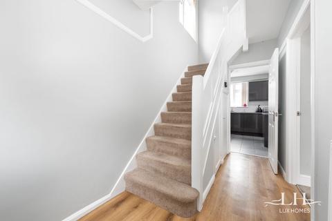 12 Bevan Way, Hornchurch, RM12 6EJ