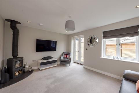 28 Sargent Square, Broadway, WR12 7FE