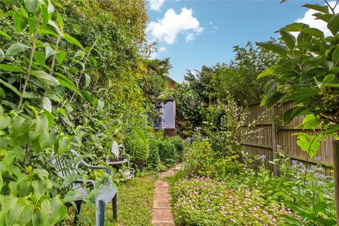 1 Ambrose Road, Tadley, RG26 4JS