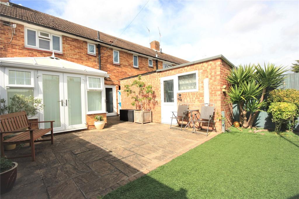 Farringdon Road, West Leigh, Havant, PO9 3 bed terraced house for sale £240,000