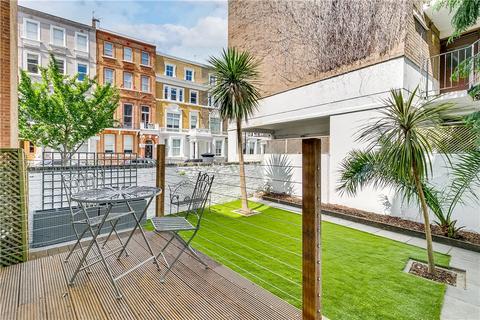 3 bedroom apartment to rent, Nevern Square, Earls Court, London, SW5