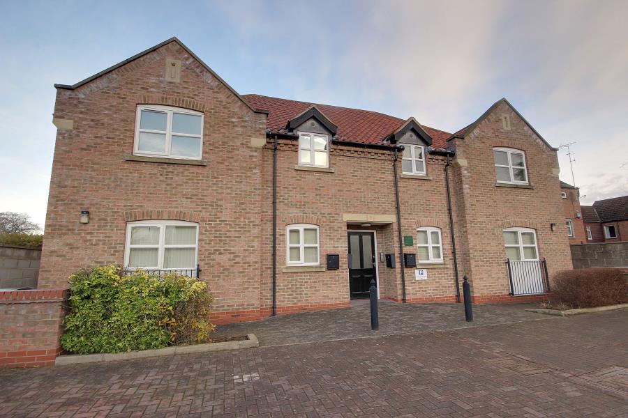 FINKLE STREET, COTTINGHAM, HU16 4BP 2 bed flat £525 pcm (£121 pw)