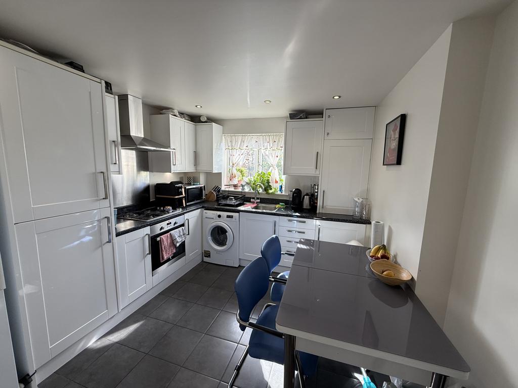 Apartment in HARROW - View 3