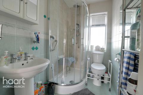 36 Primrose Glen, Hornchurch, RM11 2NP