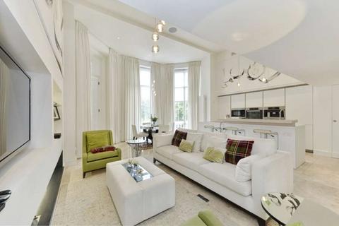 4 bedroom flat to rent, Hyde Park Gate, Kensington SW7