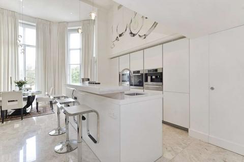 4 bedroom flat to rent, Hyde Park Gate, Kensington SW7