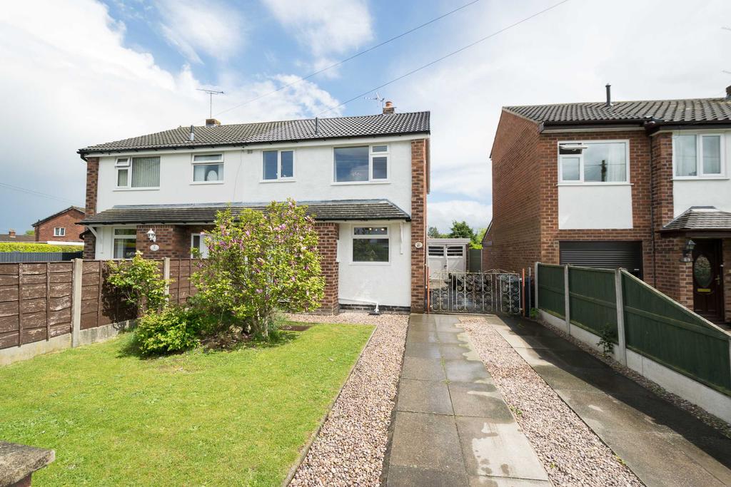 Long Lane, Middlewich 3 bed semidetached house £175,000