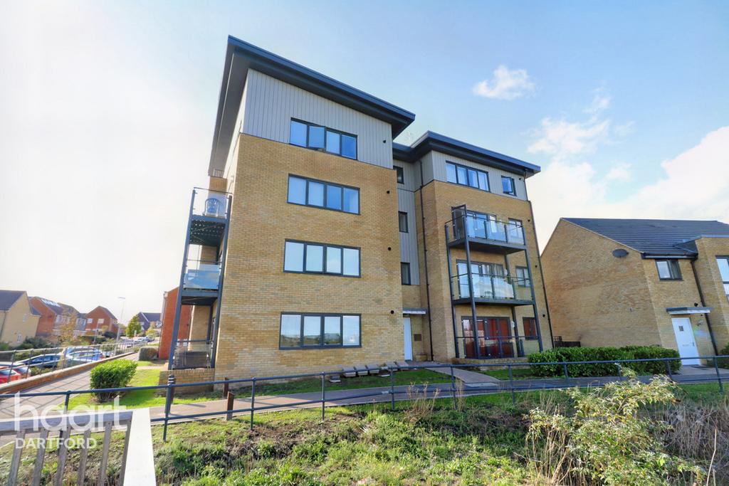 23 Riverside Wharf, Dartford 2 bed flat £270,000