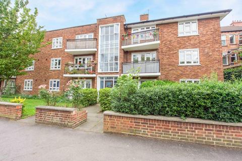 39 Coombe Road, New Malden, KT3 4QN