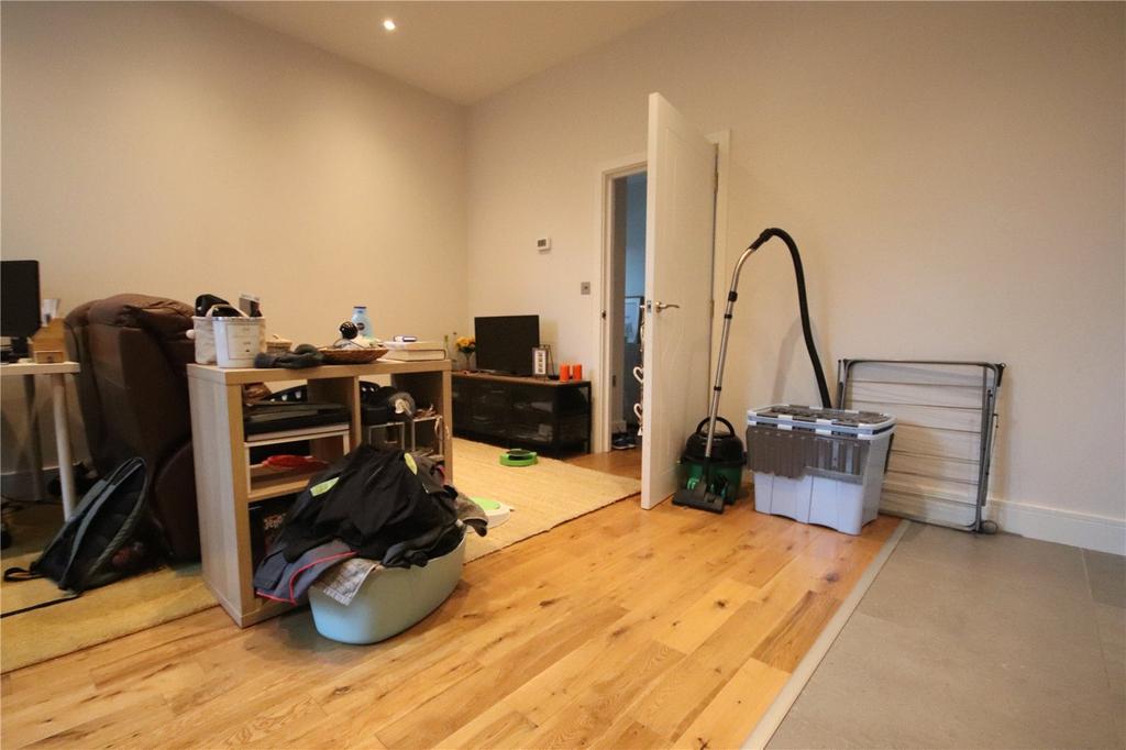 L'avenir, Opladen Way, Bracknell, Berkshire, RG12 1 bed apartment £