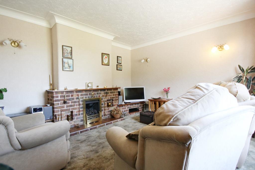 Church Lane, Weaverham, CW8 3 bed bungalow £325,000