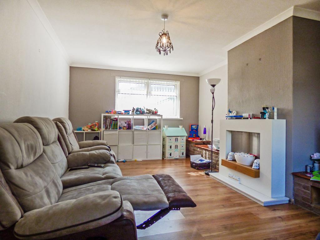 Woodhill Drive, Morpeth... 3 bed semidetached house £140,000